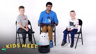 Kids Meet A Roboticist