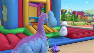 S04E11-Toy Hospital Bouncy House Boo Boos - The Best Therapy Pet Yet