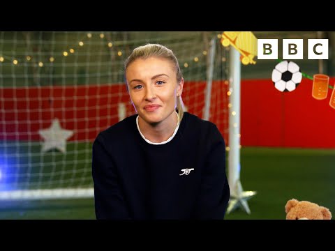Lioness Leah Williamson reads Girls Can Do Anything