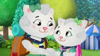 S04E14-The Family Campout - A Game Night for Everyone