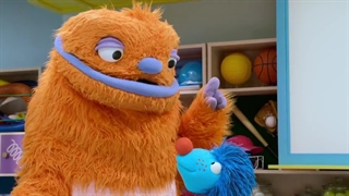 S03E06–Race Car Roxy – Helpsters Go to the Beach