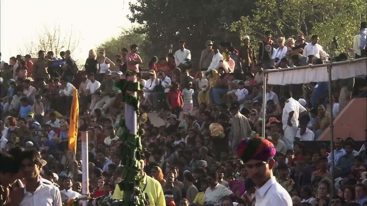 S01E14-A Sense Of India