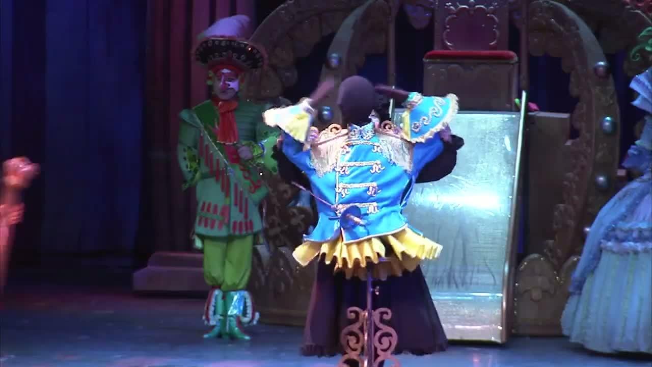 S01E18-Chinese Showstoppers
