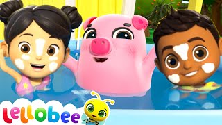 Swimming Pool Splashes!