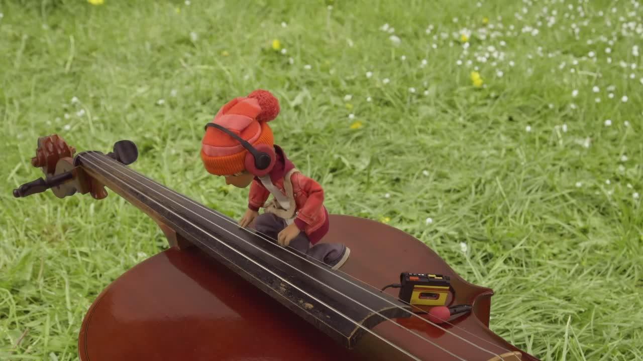 S01E02-Hello Cello