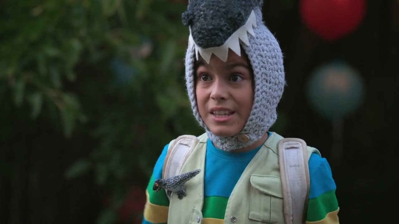 S02E05-Dino in the dark